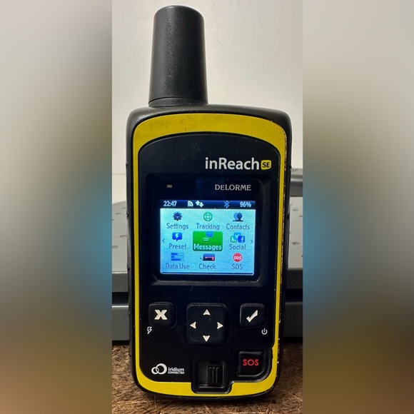 DeLorme inReach SE Satellite Communicator Model INRCH20 Handheld GPS Transmitter - Picture 10 of 11